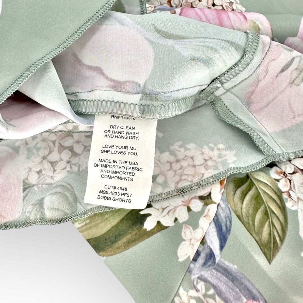 SHOW ME YOUR MUMU BOBBI SHORTS - PRIMAVERA FLORAL KNIT NWT- size M- cottagecore - Picture 5 of 7